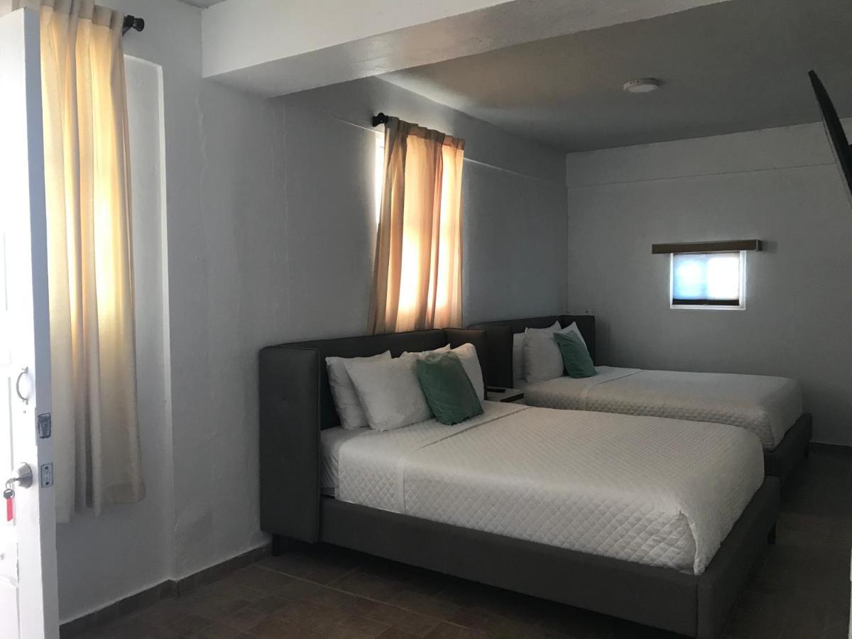 Bella Surf Inn Isabela Exterior photo