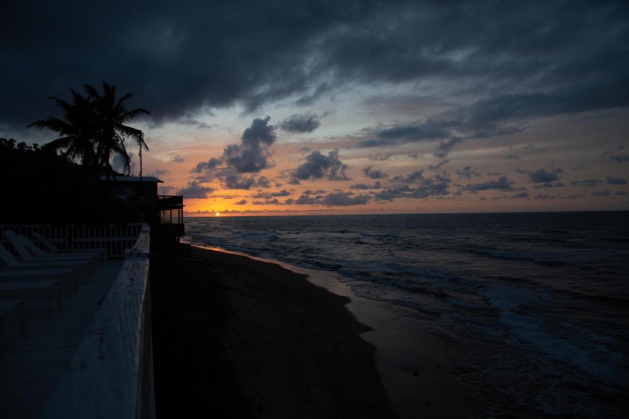 Bella Surf Inn Isabela Exterior photo