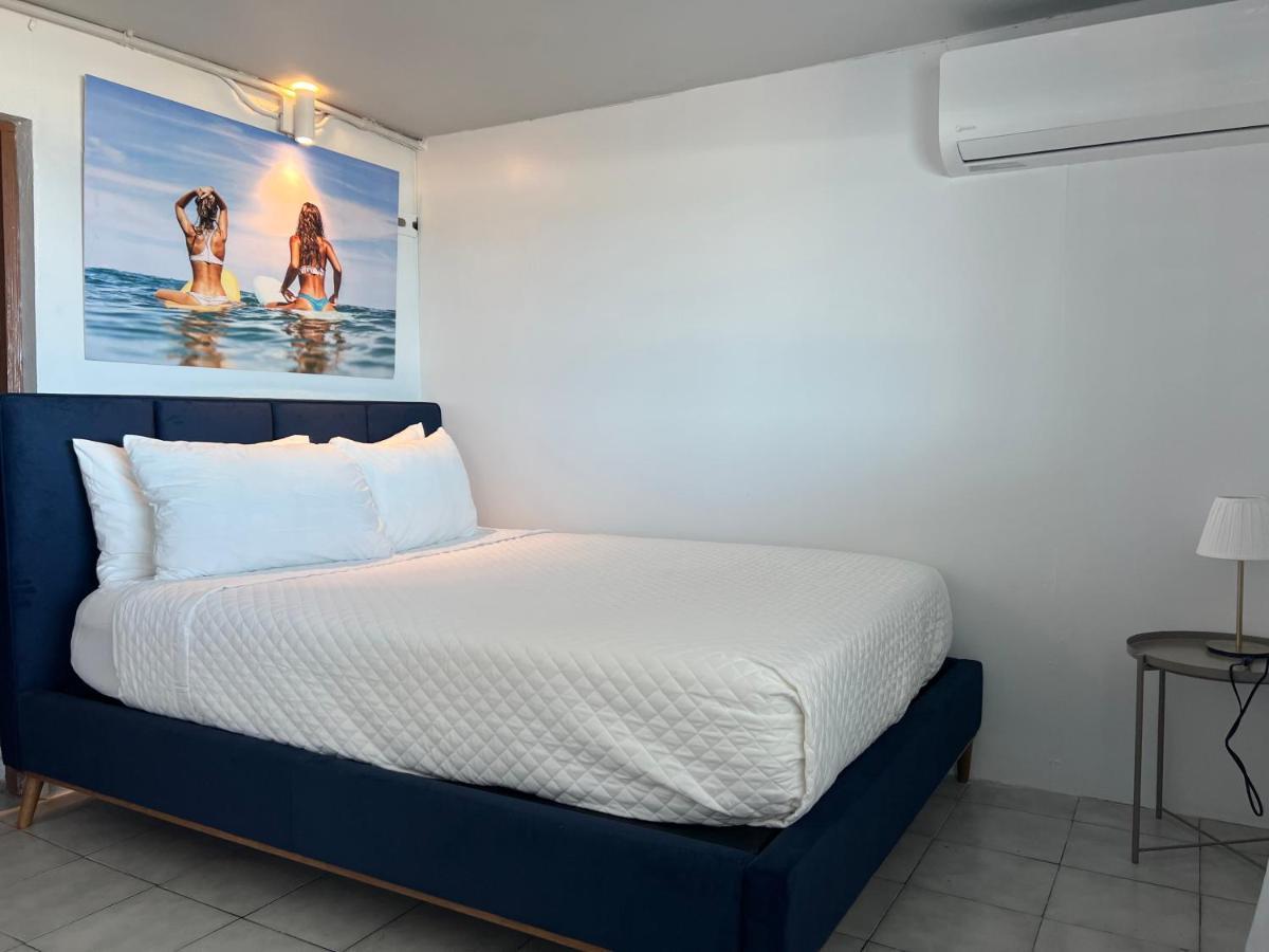 Bella Surf Inn Isabela Exterior photo